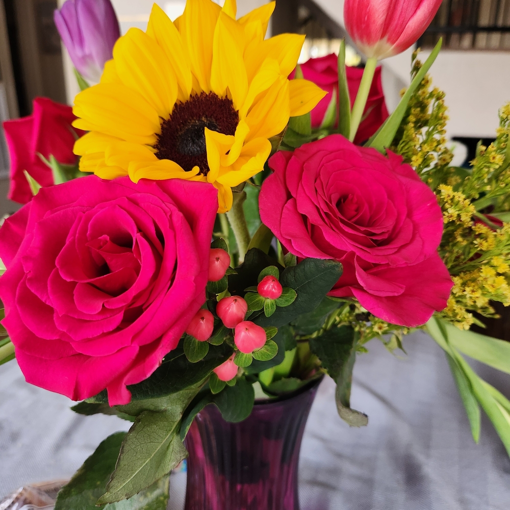 Vibrant Floral Arrangement in Pink Vase